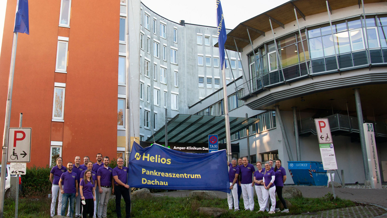 Helios Amper-Klinikum zeigt Flagge zum Welt-Pankreaskrebstag