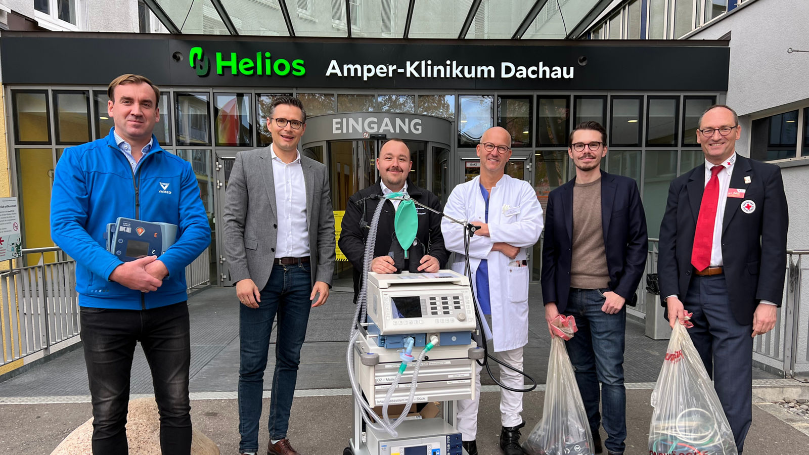 Medizintechnik für die Ukraine: Helios Amper-Klinikum unterstützt Rotes Kreuz bei Hilfstransport