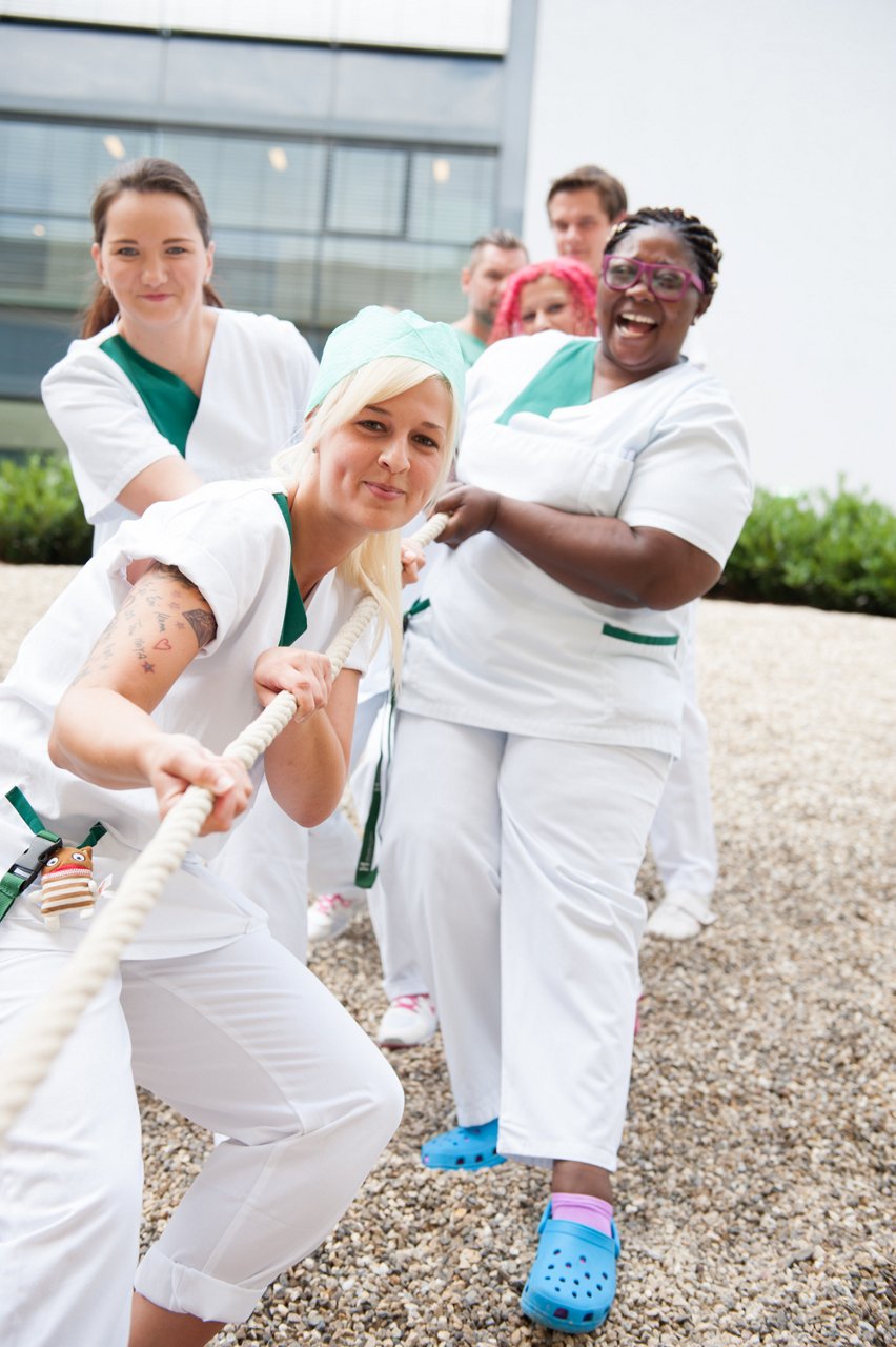 An einem Strang ziehen Auszubildende