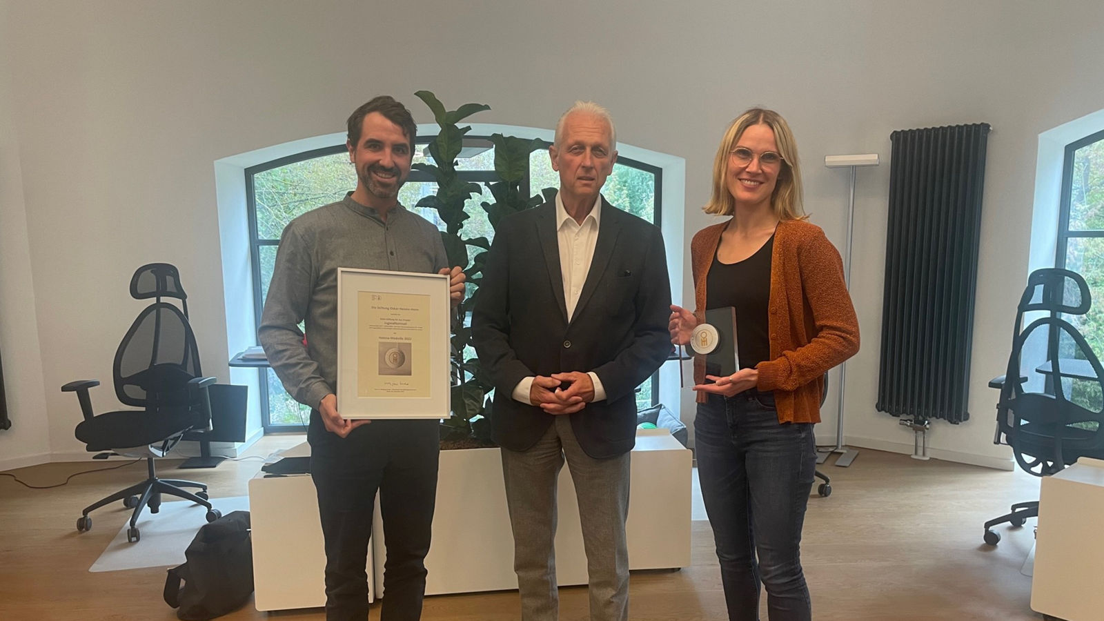 KJSH-Stiftung für das Projekt JugendNotmail mit Helene-Medaille geehrt