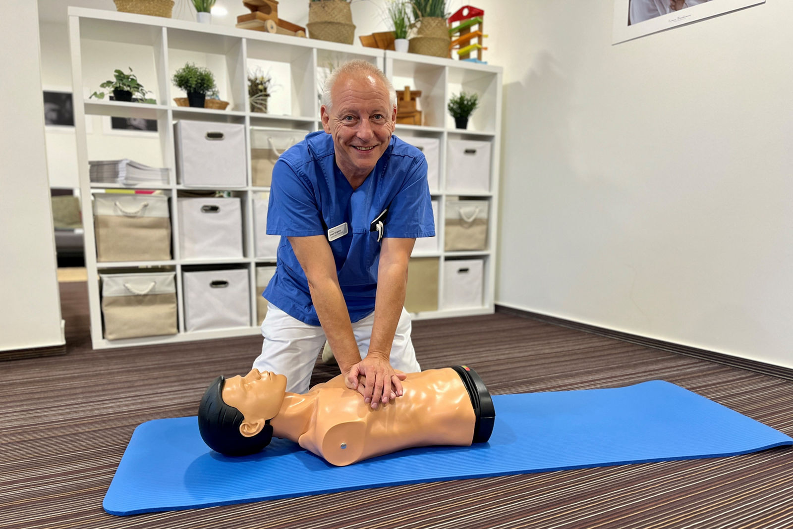 Wiederbelebung bei Herzstillstand: Helios Klinik Rottweil lädt zum Training ein