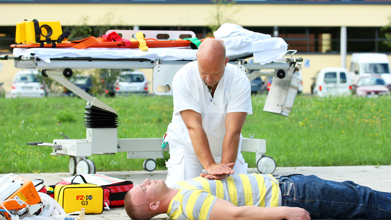 Stayin‘ Alive und Biene Maja – der Takt der Wiederbelebung