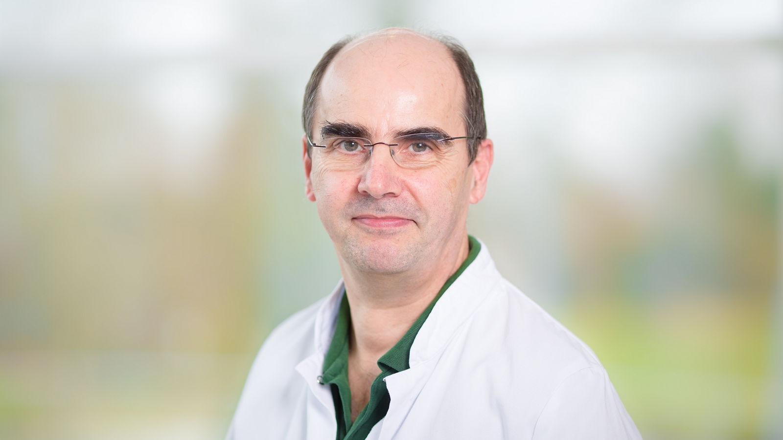 Dr. Martin Schuster wird Chefarzt der Inneren Medizin, Pflegedirektorin Jana Hegel startet Assistentenprogramm