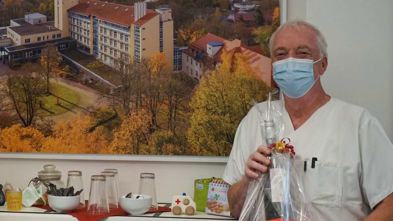 Mit der Klinik aufgewachsen - Anästhesiepfleger arbeitet seit knapp 50 Jahren im Blankenhainer Krankenhaus
