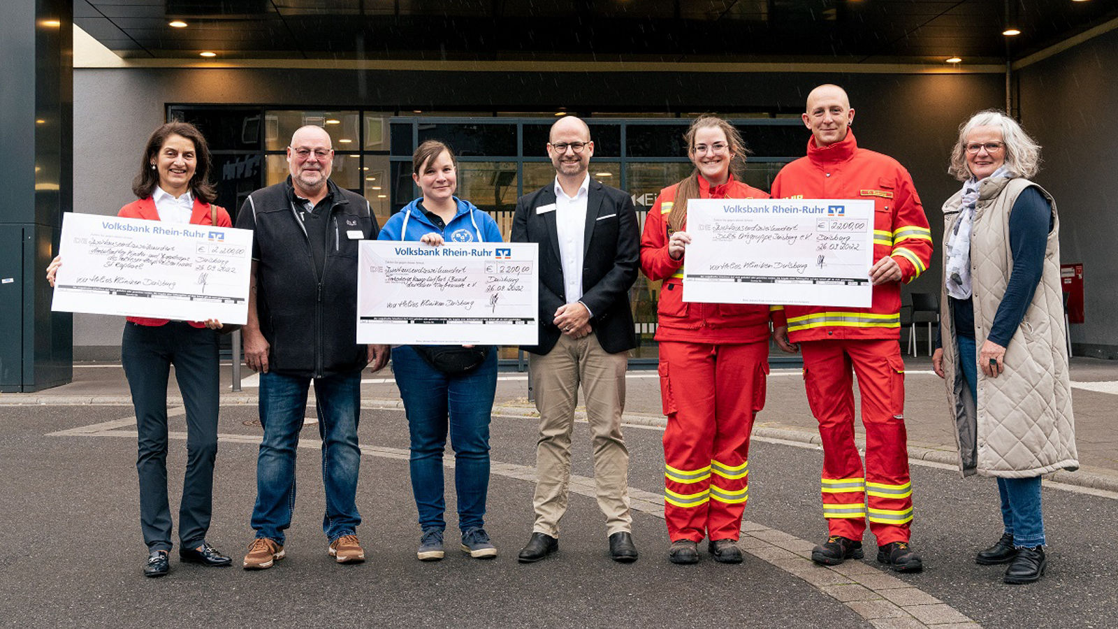 Helios Kliniken Duisburg spenden 6600 Euro an lokale Vereine 