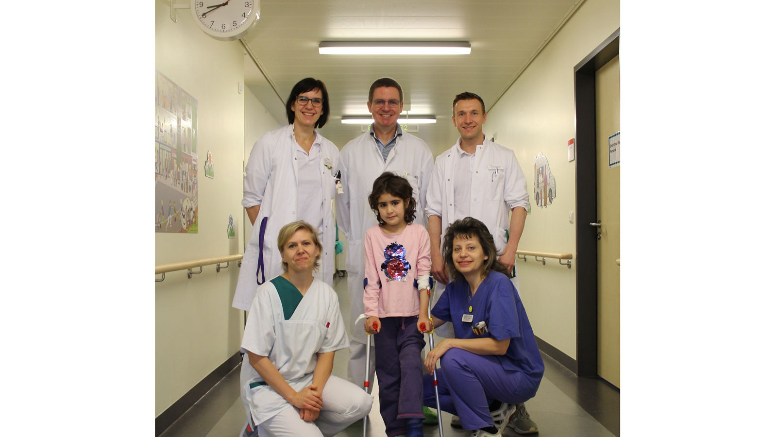 Neue Kooperation: Das Team der Kinderchirurgie der Mariahilf Klink operiert Kind aus dem Friedensdorf International