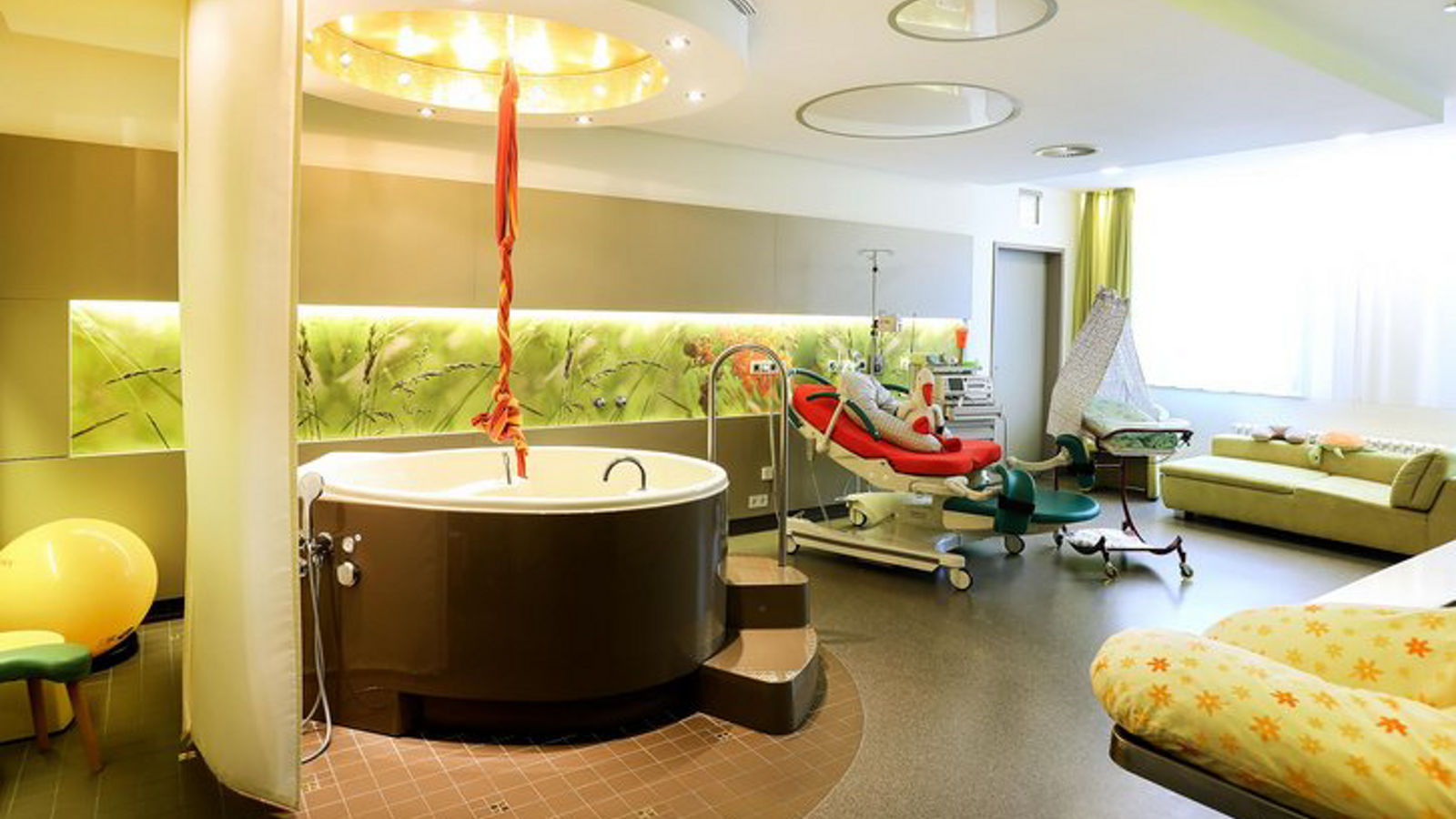 Elterninformationsabende mit Kreißsaalführung in der Helios Klinik Köthen