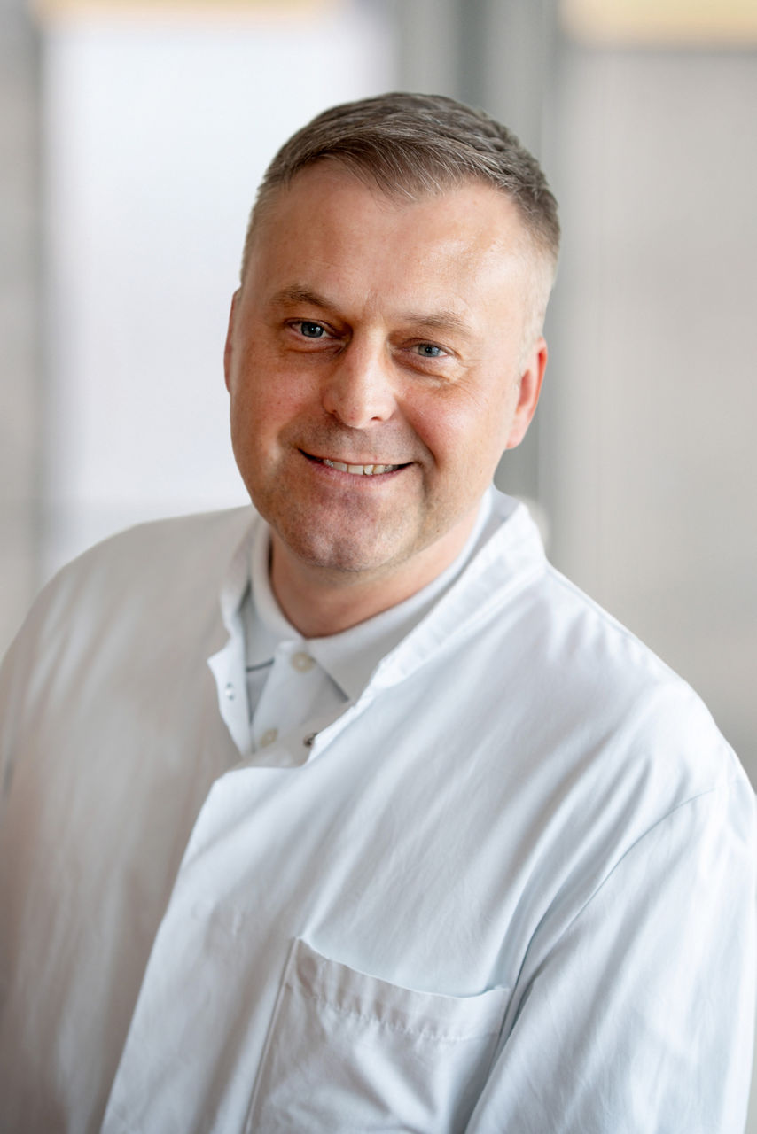 Neuer Facharzt für Orthopädie und Unfallchirurgie im Helios MVZ Schöningen