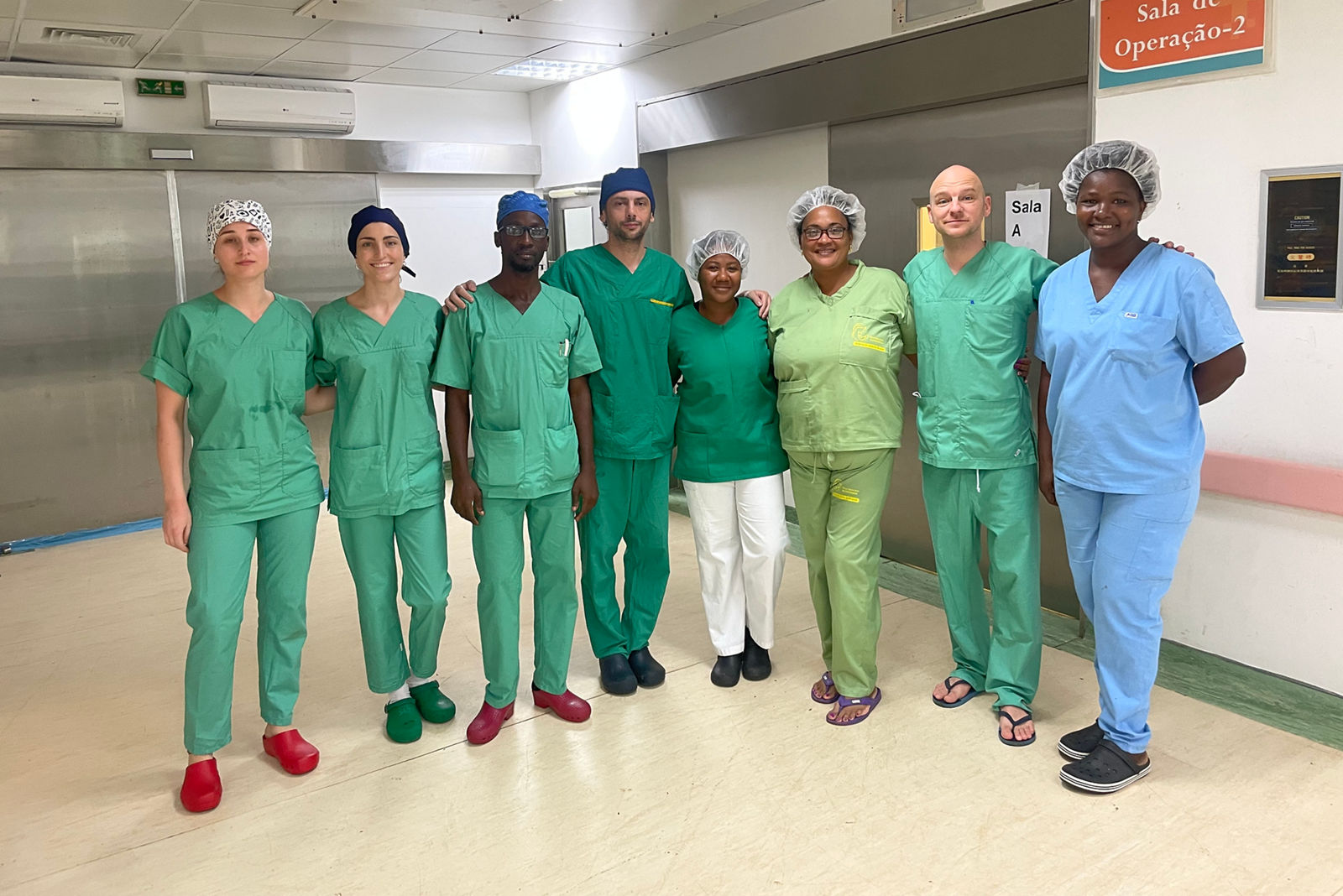 Humanitäre plastische Chirurgie auf São Tomé:  Ärzteteam aus Mitteldeutschland im Einsatz 