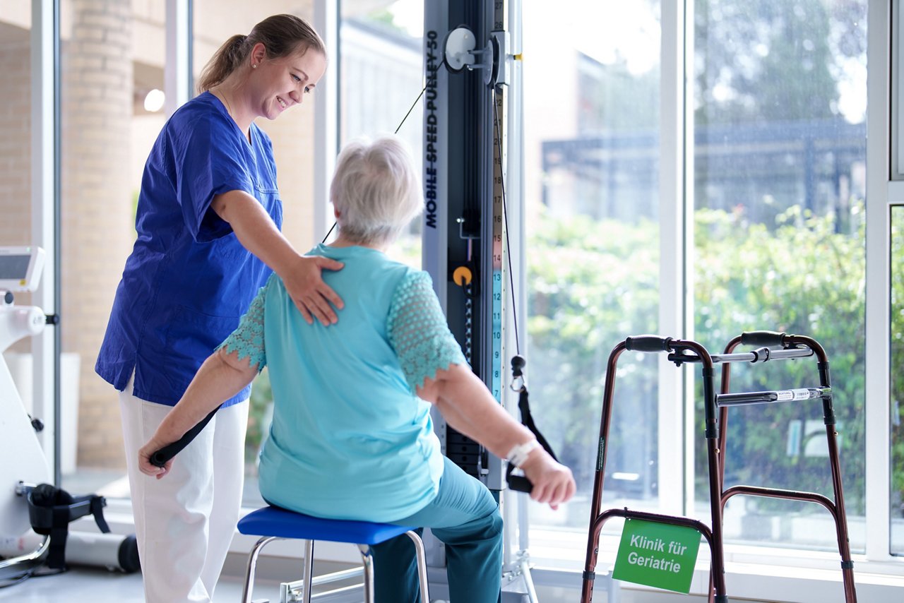 Physiotherapie in der geriatrischen Abteilung 