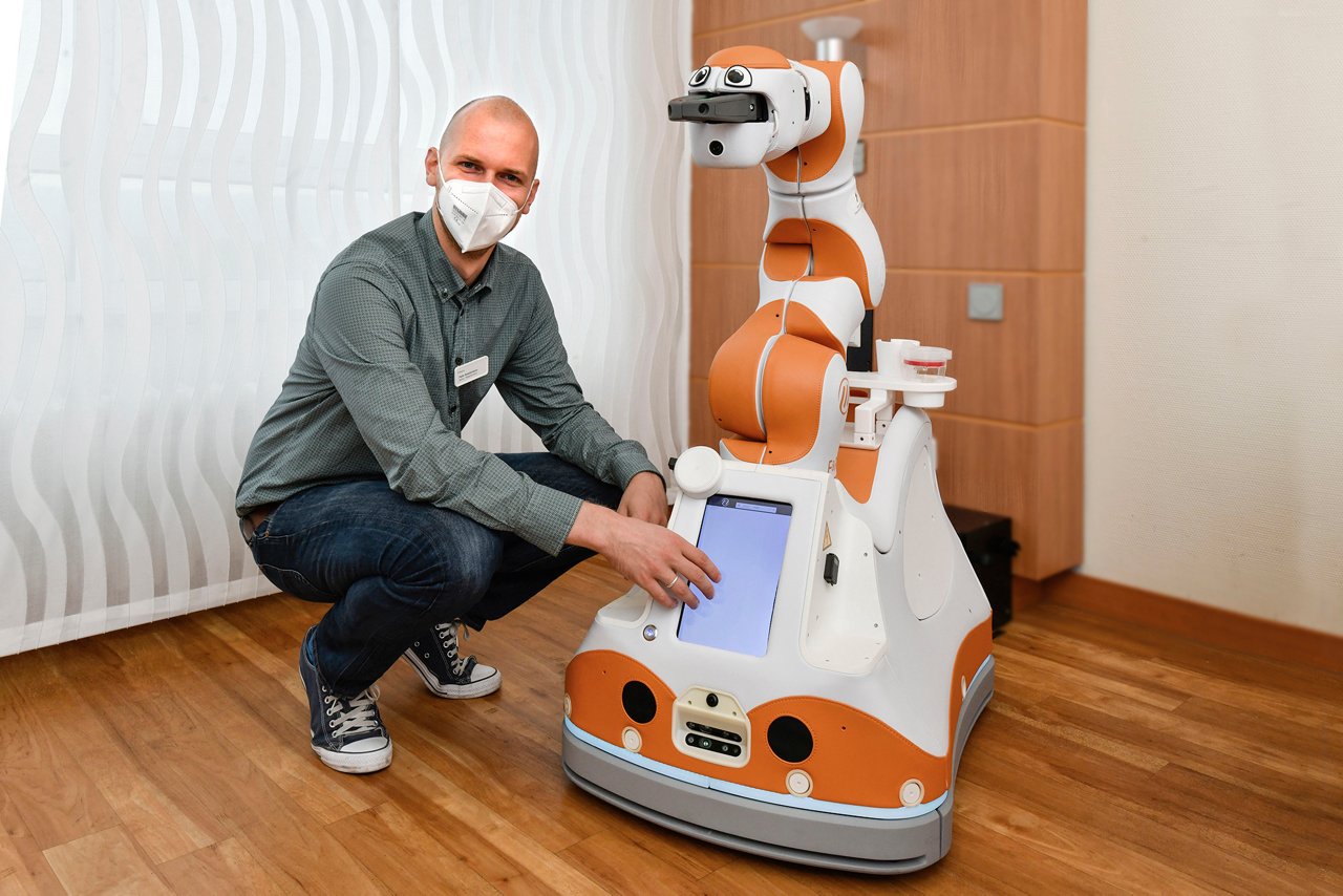 Helios Universitätsklinikum Wuppertal: Patientenroboter Leo, 16.08.2021