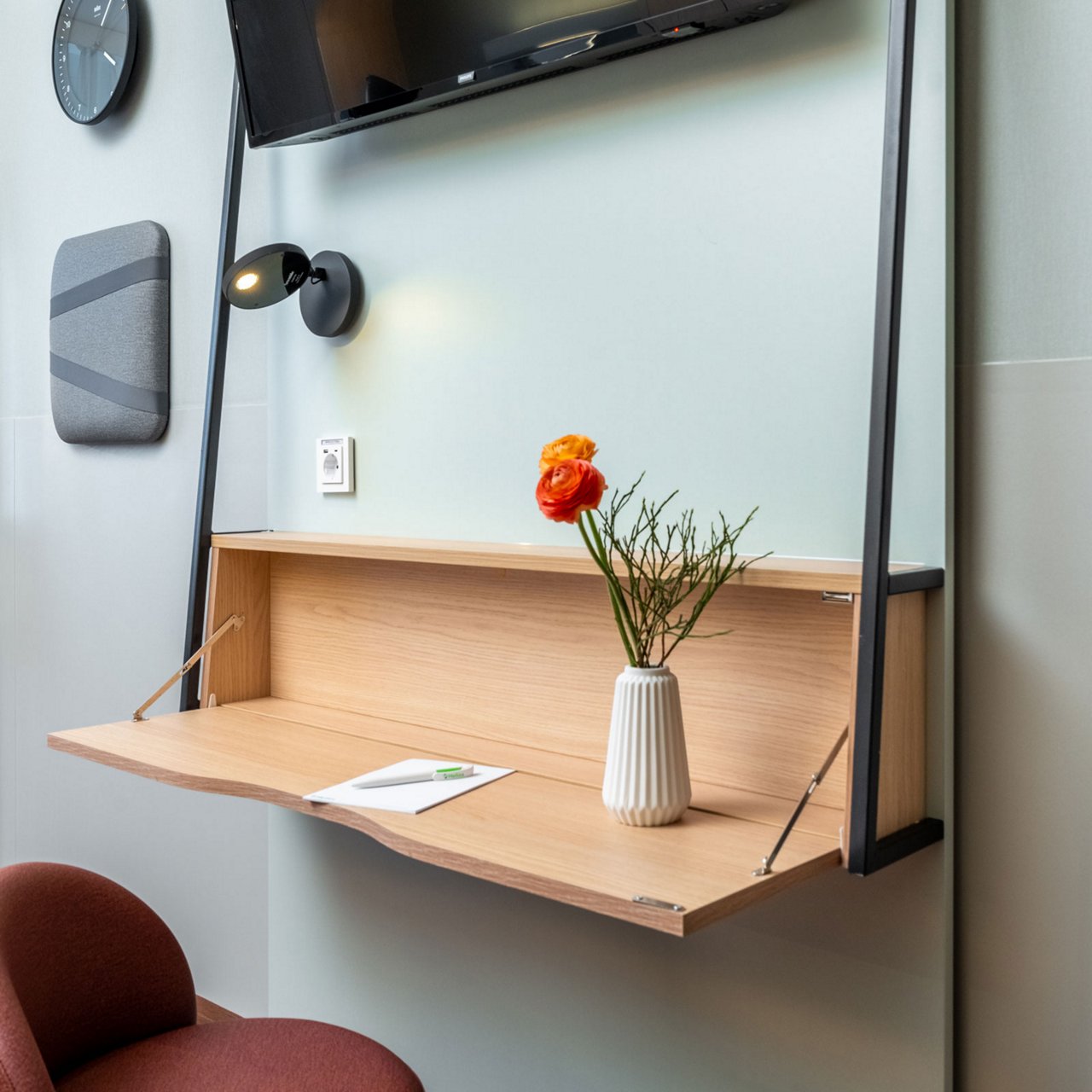 HSK Wiesbaden Privatklinik - Sekretär und Deko