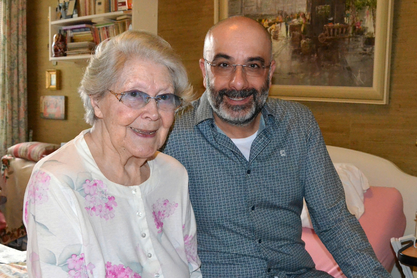 Chefarzt der Geriatrie feiert 100. Geburtstag einer treuen Patientin