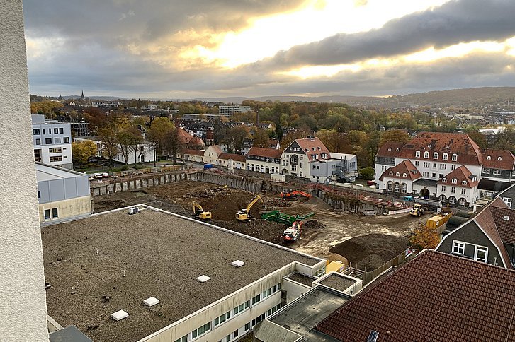 Der Neubau am Campus Barmen nimmt Formen an.