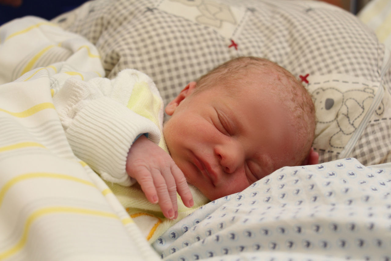 Frisch herausgeputzt – Jimmy bezieht als Erster die renovierte Wochenbettstation