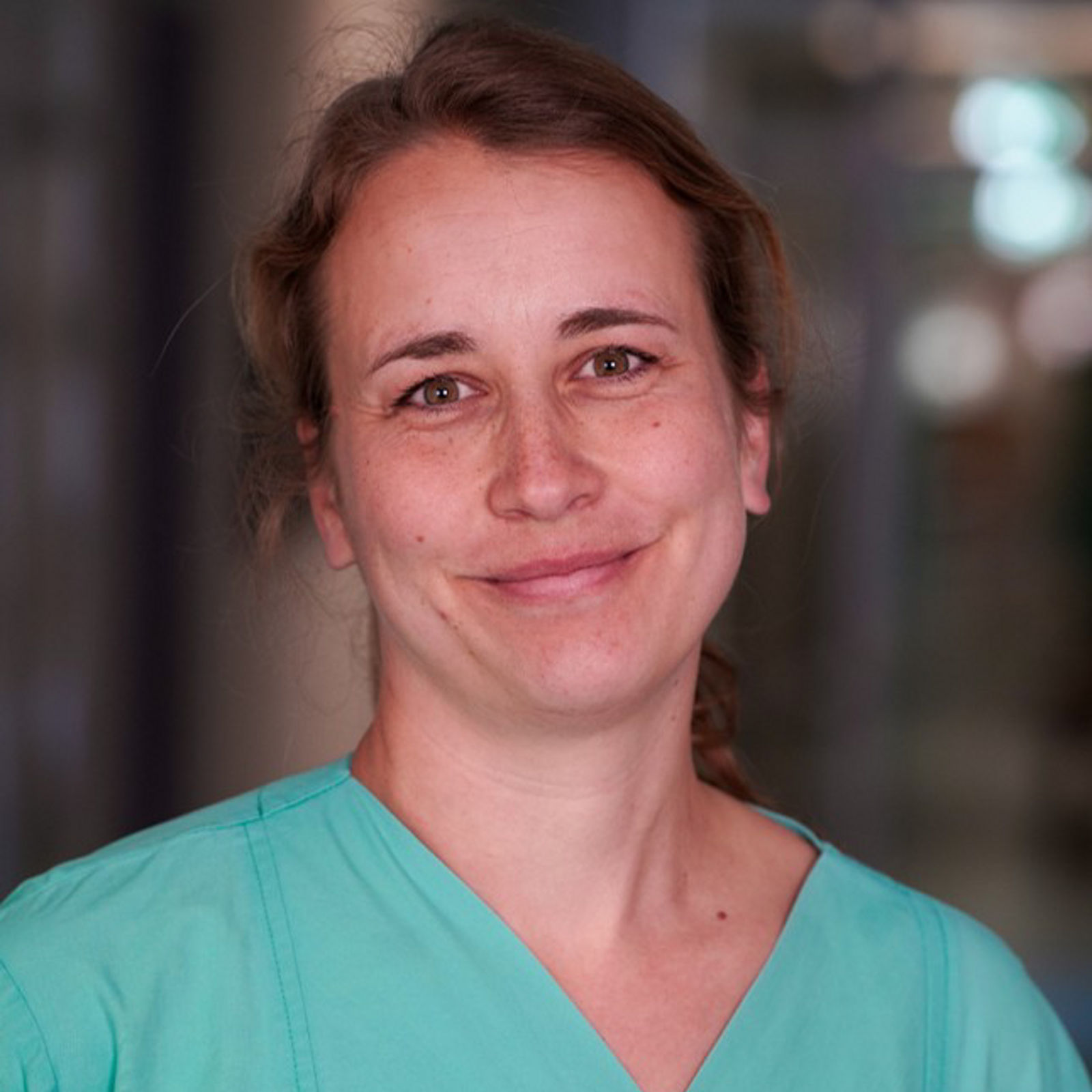 Dr. med. Jouline Petzka