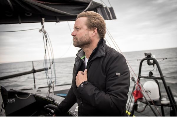 Alex Thomson porte une veste BOSS