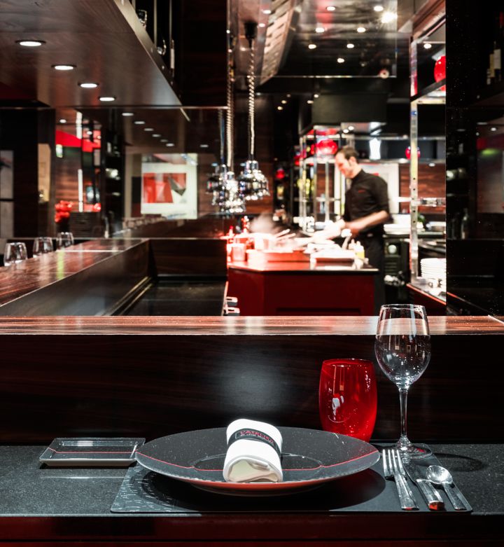 L’Atelier de Joël Robuchon in Paris from the inside