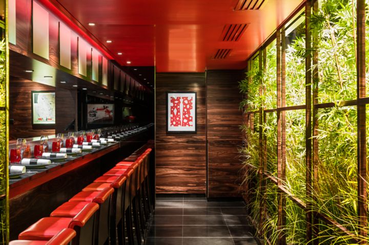 L’Atelier de Joël Robuchon in Paris from the inside