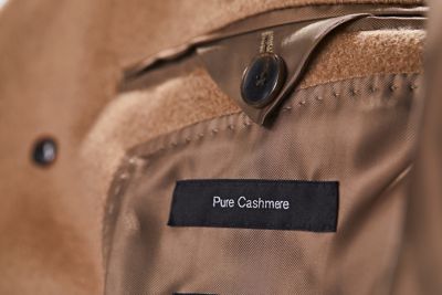 Étiquette « Pur cachemire » BOSS