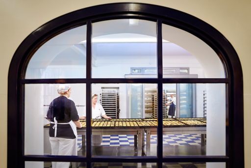 Portugiesische Bäcker im Restaurant Pastéis de Belém in Lissabon