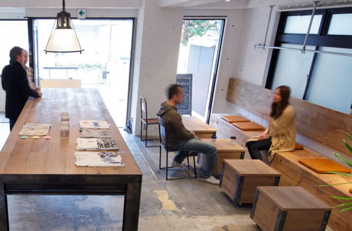 東京・表参道のLATTESTエスプレッソバーの店内