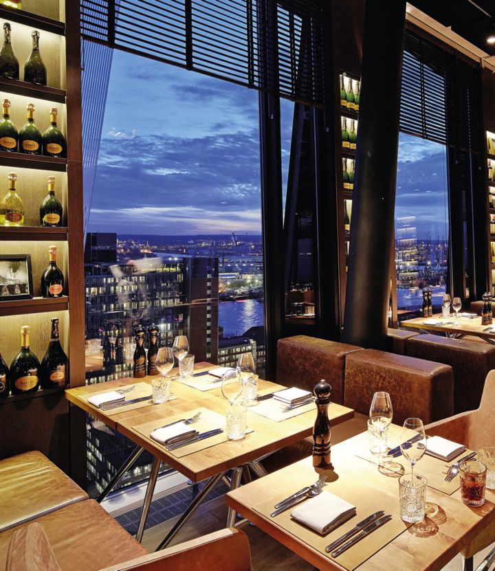 Clouds Bar and Restaurant in Hamburg
