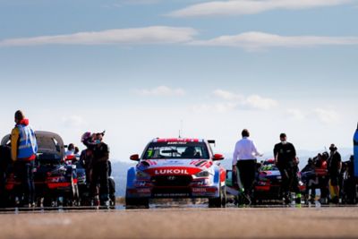 Le customer racing de Hyundai Motorsport l’i30 N avant une course.