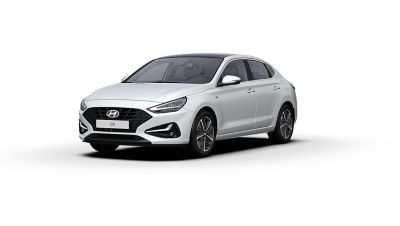 Nowy Hyundai i30 Fastback w kolorze Polar White.