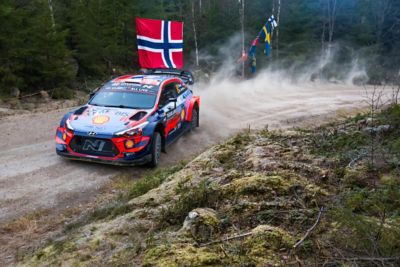 Hyundai i toppen av Touring Car Racing och rallysport