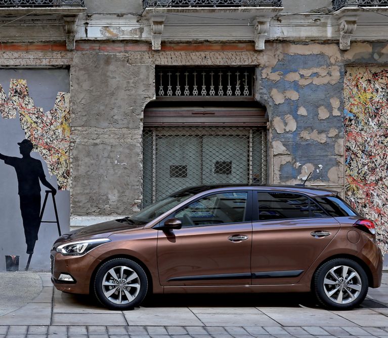 Das Panorama-Sonnendach des neuen Hyundai i20.