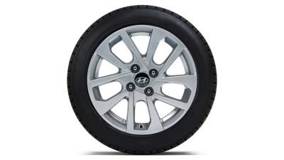 15 inch ten-spoke alloy wheel, silver, 6.0Jx15, suitable for 185/65 R15 tyres.
