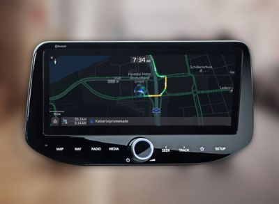 Immagine navigatore Hyundai che ricalcola il percorso in base al traffico