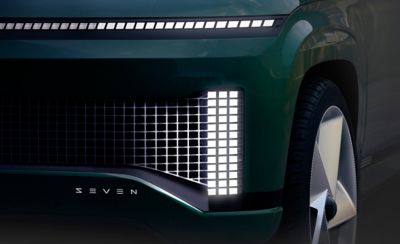 The grille and Parametric Pixel lights of the new Hyundai electric SUEV concept SEVEN.