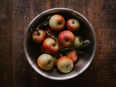 A bowl of red apples for Hyundai Plant-based Challenge.