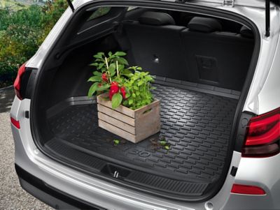 Durable anti-slip and waterproof trunk liner in the Hyundai i30 Wagon.
