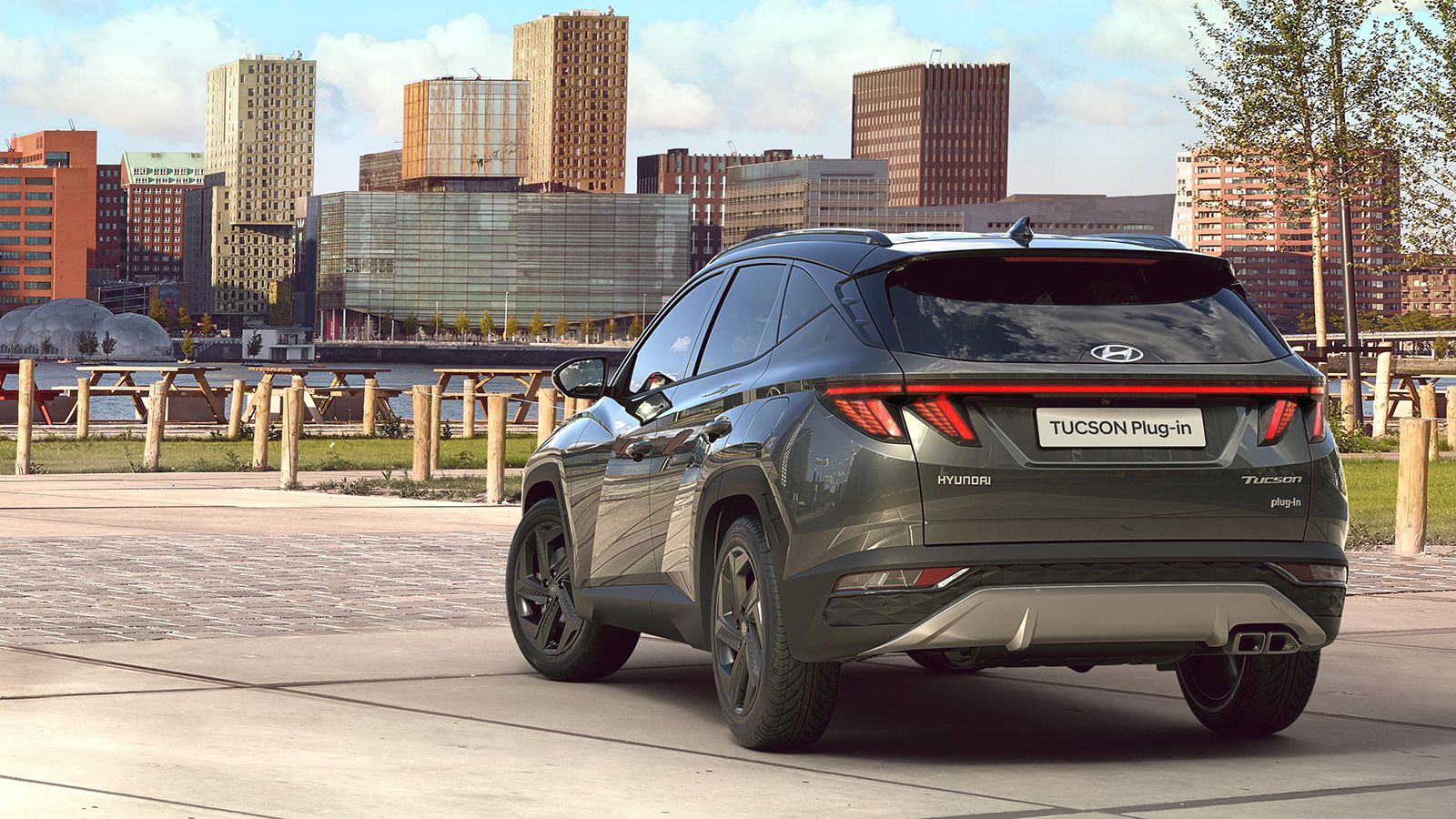 Hyundai TUCSON Plug-in Hybrid in Amazon Gray Metallic rear view