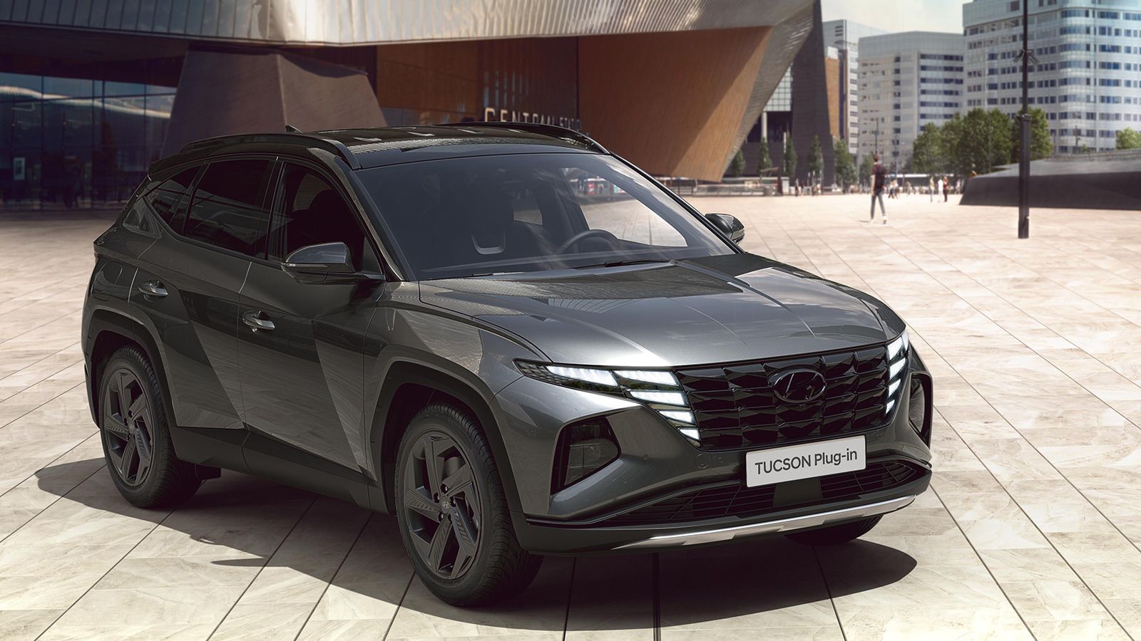 Hyundai TUCSON Plug-in Hybrid in Amazon Gray Metallic from the front