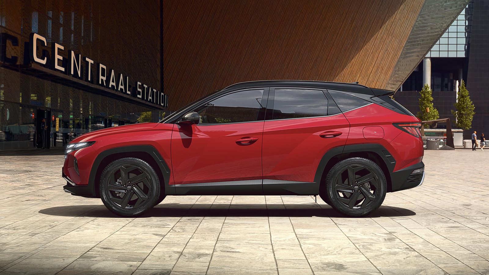 Hyundai TUCSON Plug-in Hybrid in Engine Red sideview