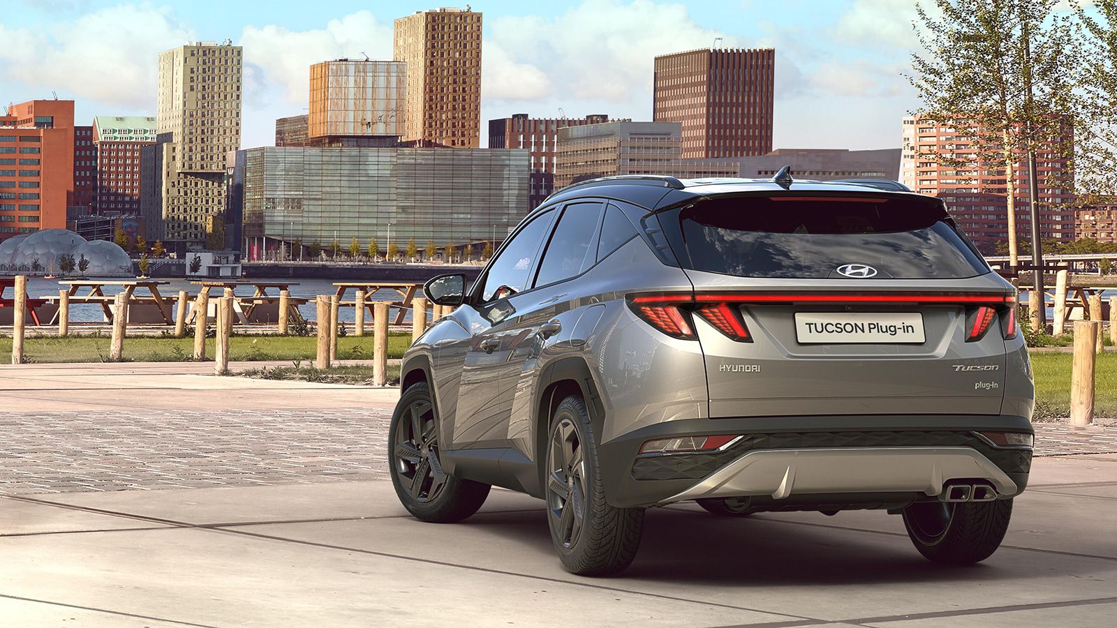 Hyundai TUCSON Plug-in Hybrid in Shimmering Silver Metallic rear view