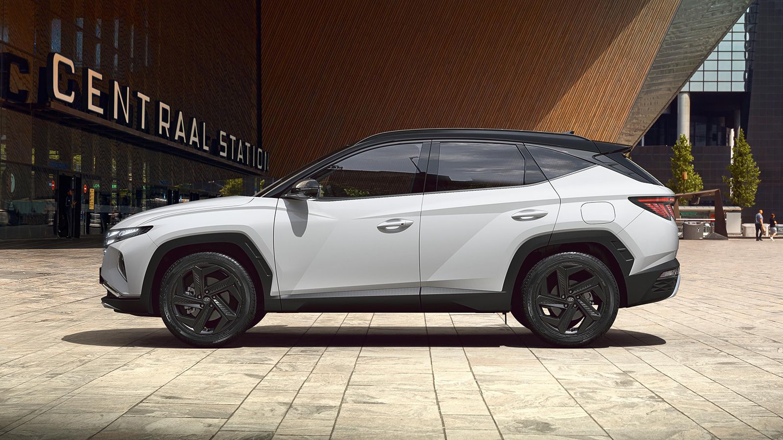 Hyundai TUCSON Plug-in Hybrid in Polar White sideview