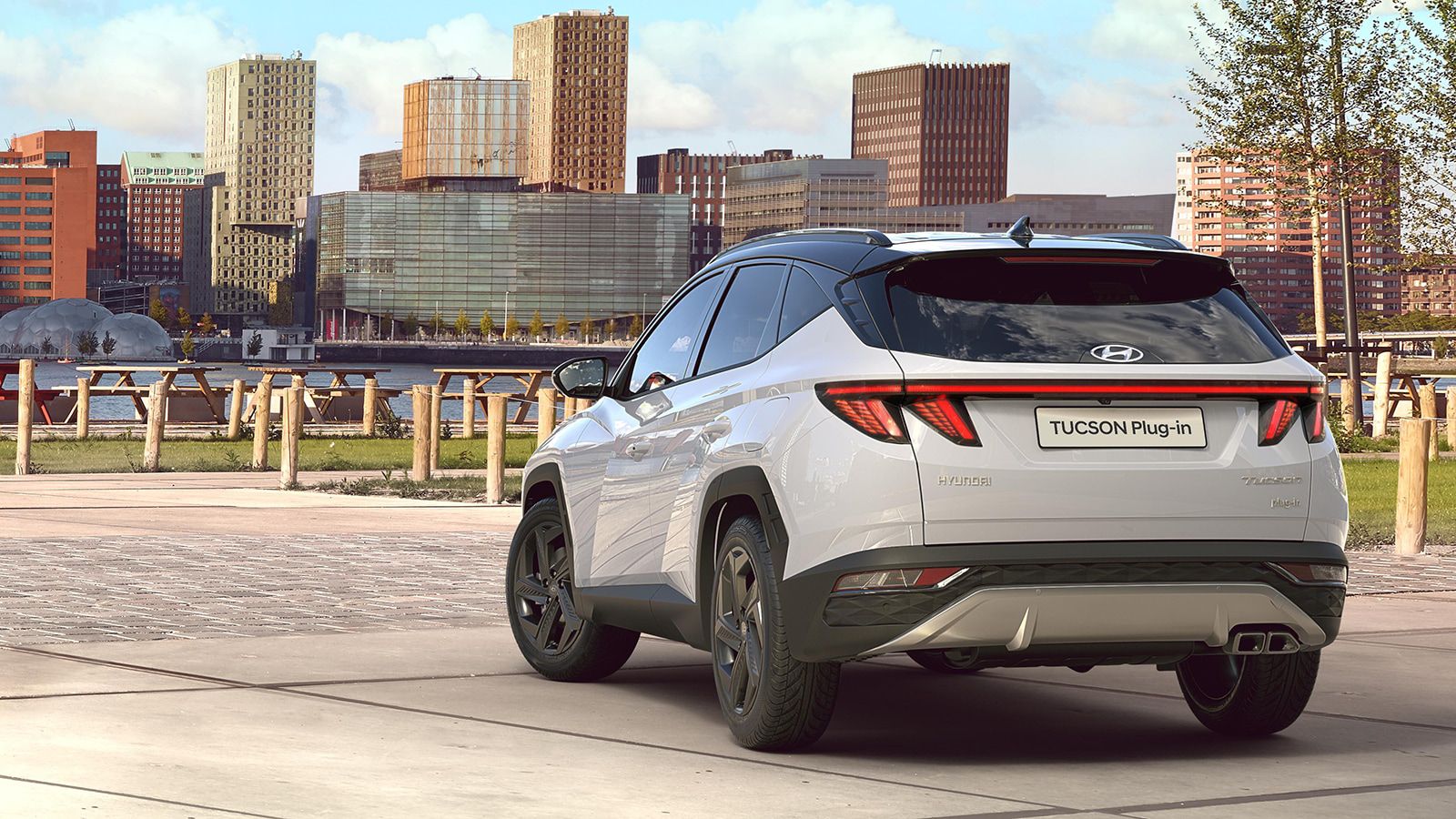 Hyundai TUCSON Plug-in Hybrid in Serenity White Pearl rear view