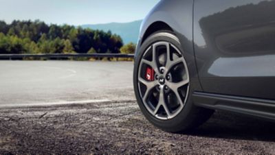 18" N alloy wheels on the Hyundai i30 Fastback N