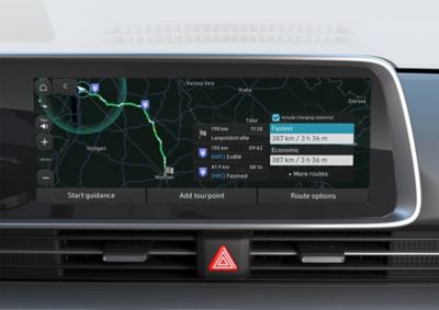 Pantalla del planificador de rutas para vehículos eléctricos del interior del Hyundai IONIQ 6.