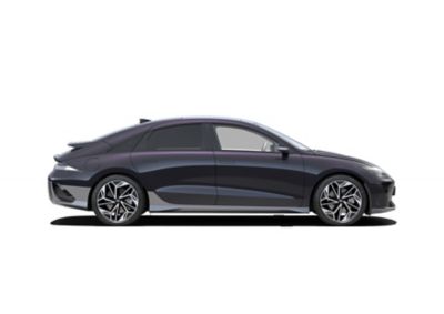 La berline électrique quatre portes Hyundai IONIQ 6 avec sa ligne de toit plongeante et son design Streamliner.