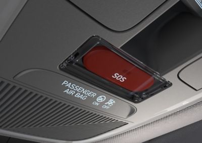 SOS tlačítko červené barvy v horní části vozu Hyundai IONIQ 6.
