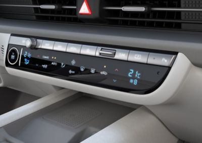 Temperature panel with 21c and number 8 below on the right. 21c on the left of the Hyundai IONIQ 6.