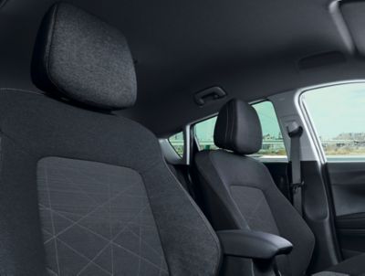 L’ampia altezza interna del Nuovo Urban SUV compatto Hyundai BAYON