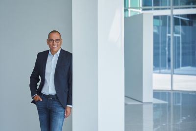 Portrait d’Andreas-Christoph Hofmann, vice-président marketing et produits chez Hyundai Motor Europe.