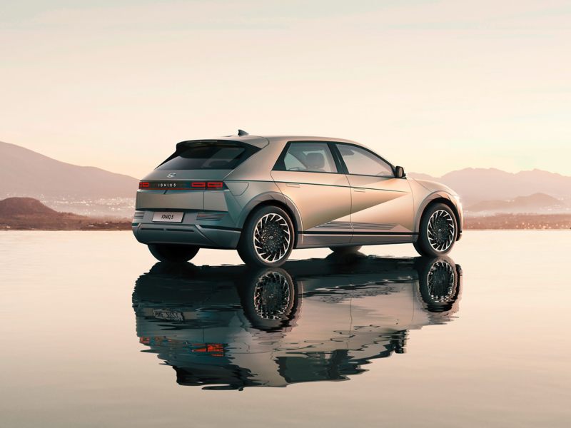 Hyundai_IONIQ5_stage_waitingroom:4x3